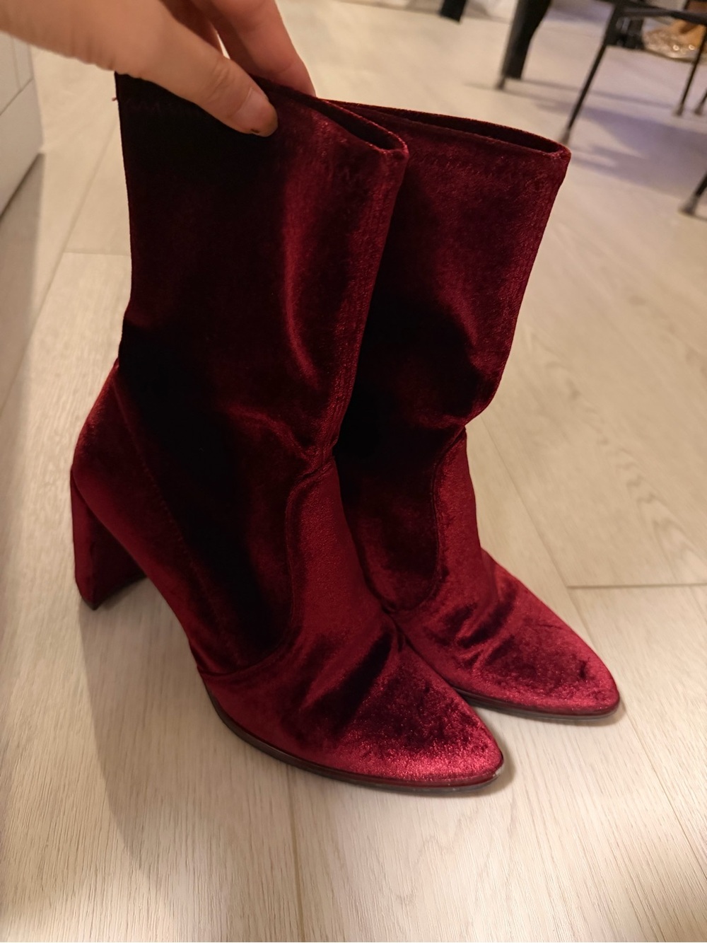 Stuart Weitzman Burgundy Velvet Booties Size 6